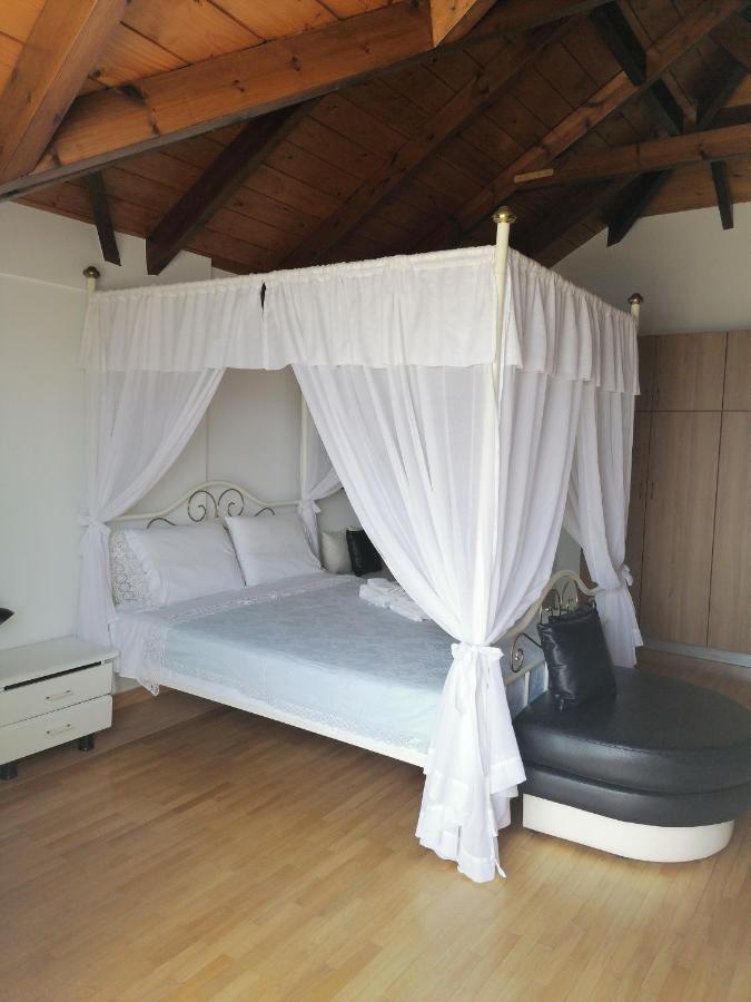 Suite In Front Of The Sea Nea Thesi Extérieur photo